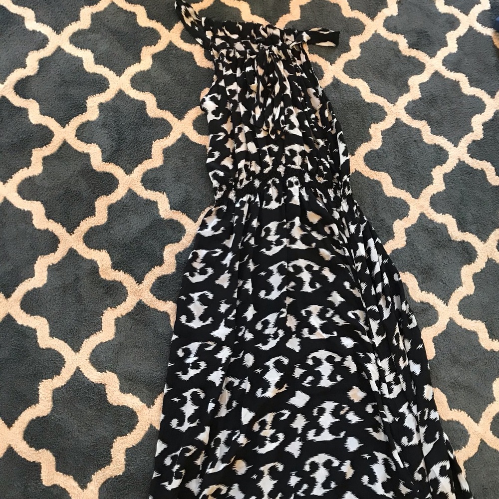 Tolani b&w maxi dress aztec boho lightweight
